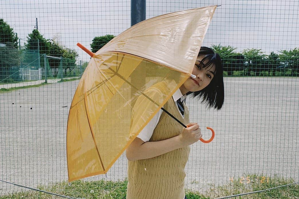 田中南さんのインスタグラム写真 - (田中南Instagram)「かさ︎ ︎☂︎   おれんじの傘が可愛くてるんるんしてた👼🏻      #ニコモ  #梅雨  #梅雨対策  #傘  #オレンジ  #ボブ  #jc3  #田中南」6月22日 21時44分 - minam_tanaka