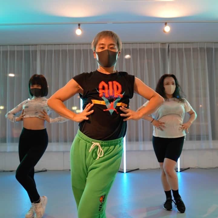 avecooのインスタグラム：「@avecoodancestudio   ♪music♪ @madonna #vogue  ❤️❤️❤️❤️❤️❤️❤️❤️  ☆dancer☆ @anju.124 @chizuru_lion   #dance #jazzfunk #avecoo #avecoodancestudio #madonna #tokyo #japan」