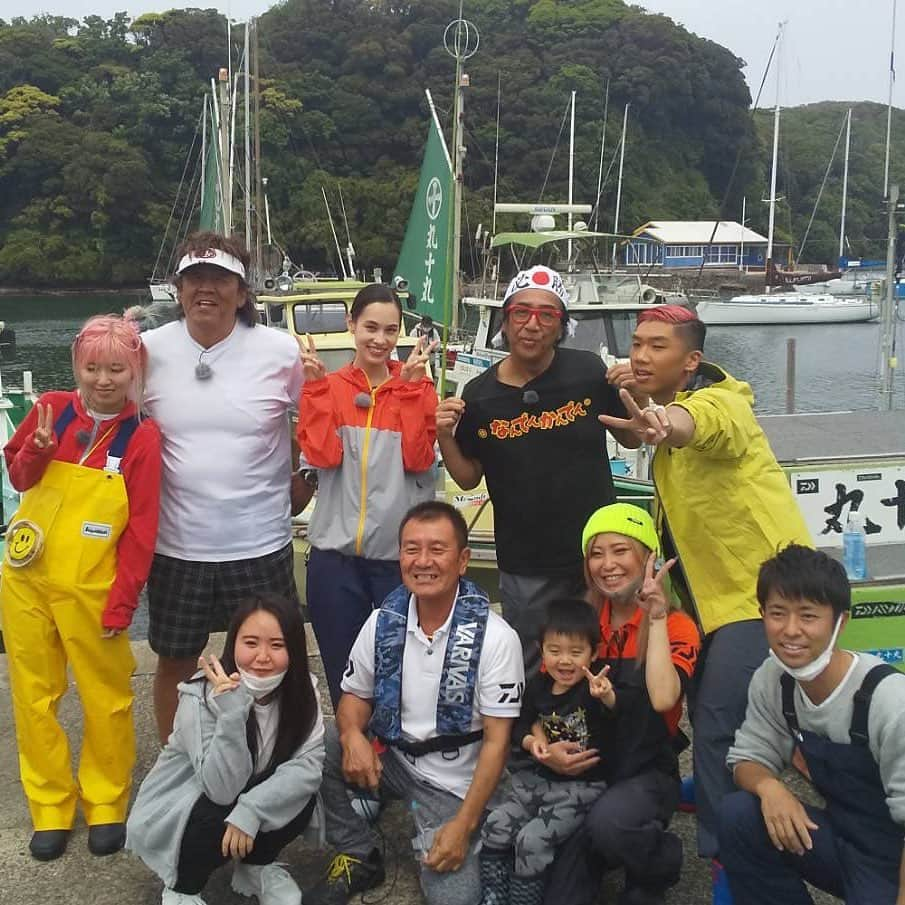 川原浩史のインスタグラム：「先日、水原希子さんの番組で長州力さんと魚釣り対決やってきました。 一昨日から配信されています。 お時間のある方は、 Amazon  prime の 【キコキカク】 シーズン１エピソード１３をご覧下さい。  ＃魚釣り  # 水原希子  #長州力  #マネーの虎  #プロレス  #ラーメン   #なんでんかんでん」