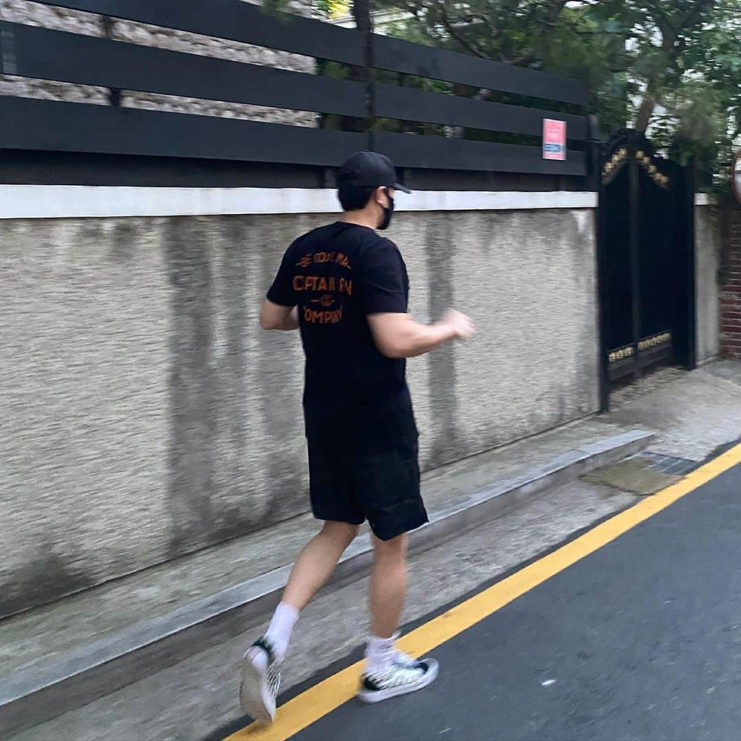 チョン・ジョンミョンさんのインスタグラム写真 - (チョン・ジョンミョンInstagram)「🏃‍♂️🏃🏻🏃🏼‍♀️」6月22日 23時46分 - jm_chun