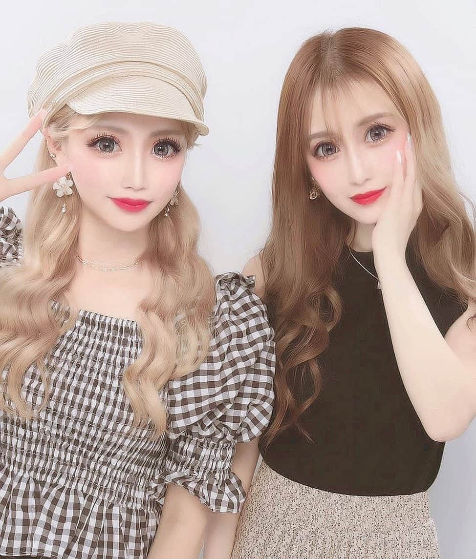 MISA（愛知のキャバ嬢）さんのインスタグラム写真 - (MISA（愛知のキャバ嬢）Instagram)「💋まこちゃん💋 可愛いのレベルが違う😂♥️♥️ . #錦 #キャバクラ #シャンパン #キャバ嬢 #ソウメイジャパン #アルマンド #ヘアアレンジ #ドレスアップ #ヘアセット #かわいい #歌舞伎 #北新地 #メゾンドボーテ #ドレス #ビジョビ #水商売 #カラコン #韓国 #メイク #美容」6月23日 0時39分 - micchance23