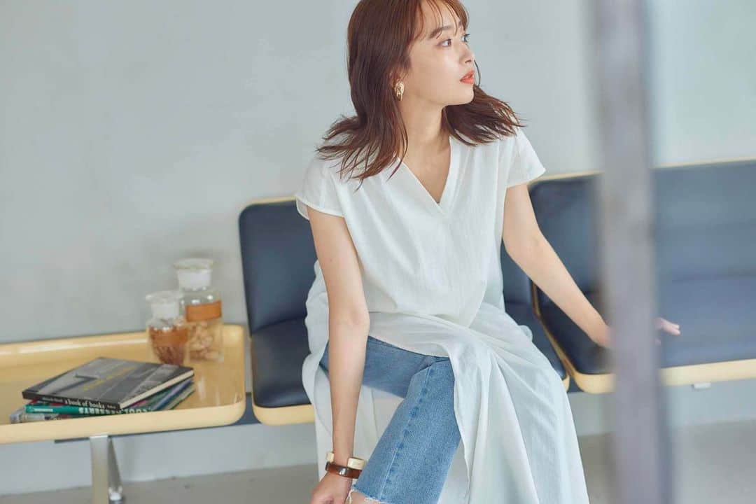 近藤千尋のインスタグラム：「神戸レタスさんと またまたコラボが発売されます💗😍 セットアップでも着用できる ロングトップスとパンツを 作らせて頂きました🥰⭐️  6/24（木）18時～ 発売スタートです♥️♥️ 発売日には神戸レタスさんの アカウントでライブも あるみたいなので是非チェックしてみてください😘💗」