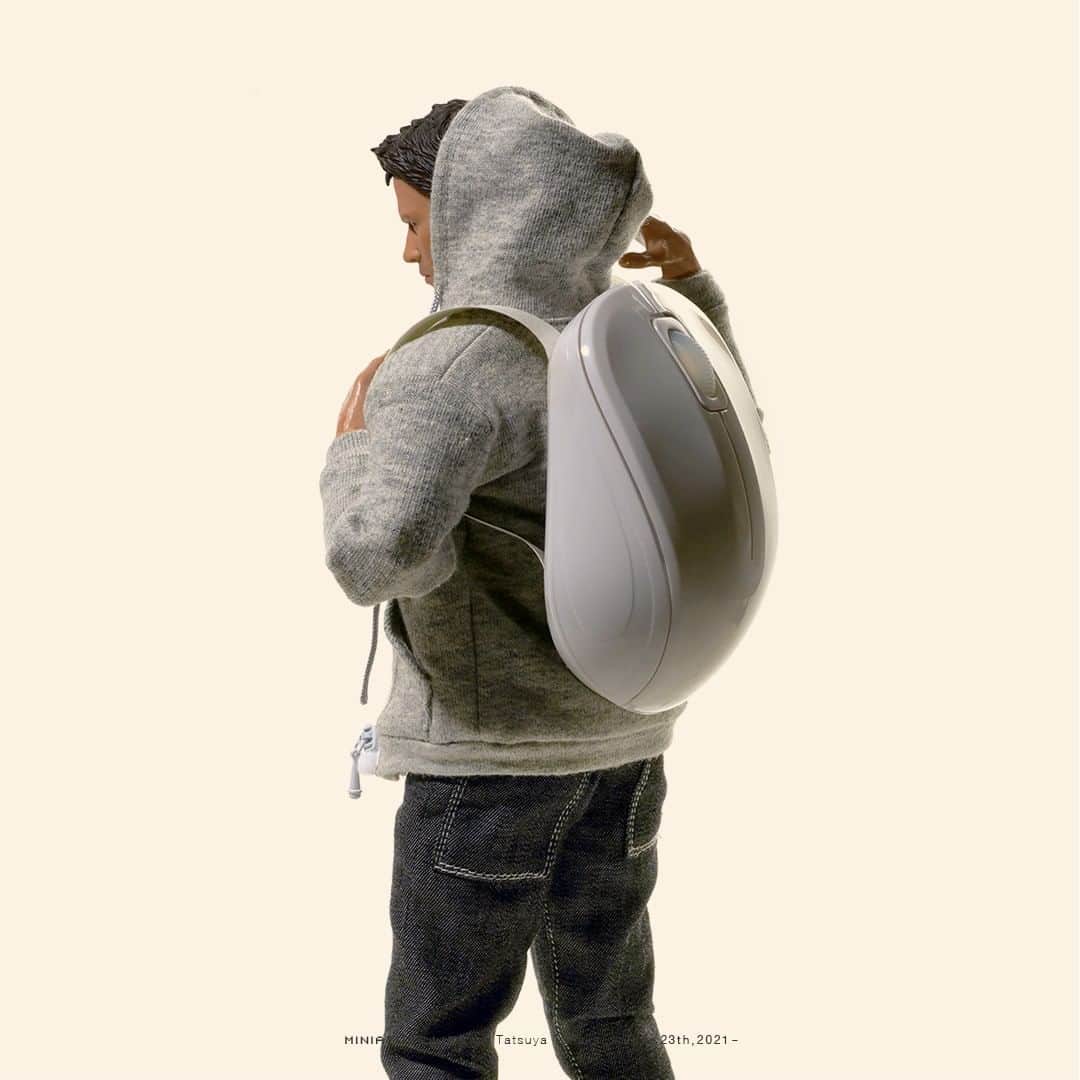 田中達也さんのインスタグラム写真 - (田中達也Instagram)「⠀ “Backpack” ⠀ 今日も1日働きマウス ⠀ ──────────────────── 《EXHIBITION info》 ⠀ 【MINIATURE LIFE展2 in 大分】 MINIATURE LIFE EXHIBITION in Oita until: Jul. 11, 2021 ⠀ #MiniatureLife展 #ミニチュアライフ展 ⠀」6月23日 7時00分 - tanaka_tatsuya