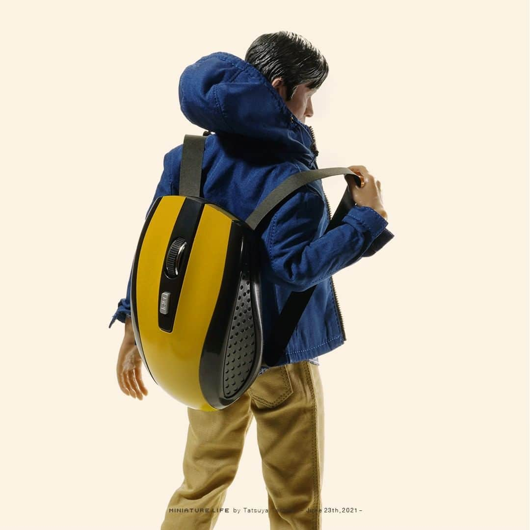 田中達也さんのインスタグラム写真 - (田中達也Instagram)「⠀ “Backpack” ⠀ 今日も1日働きマウス ⠀ ──────────────────── 《EXHIBITION info》 ⠀ 【MINIATURE LIFE展2 in 大分】 MINIATURE LIFE EXHIBITION in Oita until: Jul. 11, 2021 ⠀ #MiniatureLife展 #ミニチュアライフ展 ⠀」6月23日 7時00分 - tanaka_tatsuya