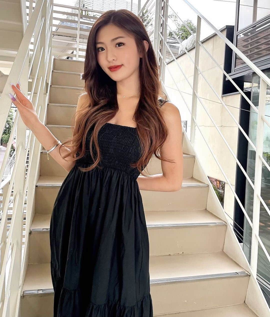 MIYABIのインスタグラム：「おはよう御座います🌞  昨日は美容院dayでしたぁ💇🏻‍♀️  リタッチしてトリートメントもして頂き髪の毛とってもサラサラ〜で感動です💜  @ankhcross_harajuku さんのエクステはロアヘアで人毛の中でも最高ランク⭐️ みたいなので持ちが楽しみです🥺💕  @tamako_tamako さん ありがとう御座いました🙏🏼  ウキウキ気分なので今日も頑張れそうです💜  素敵な1日にしましょうねっ😘  #cyberjapan #サイバージャパン  #cjd_miyabi #ミヤビーム  #ミヤビコーデ #美容院  #エクステ #トリートメント  #リタッチ #アンククロス  #ロアエクステ」