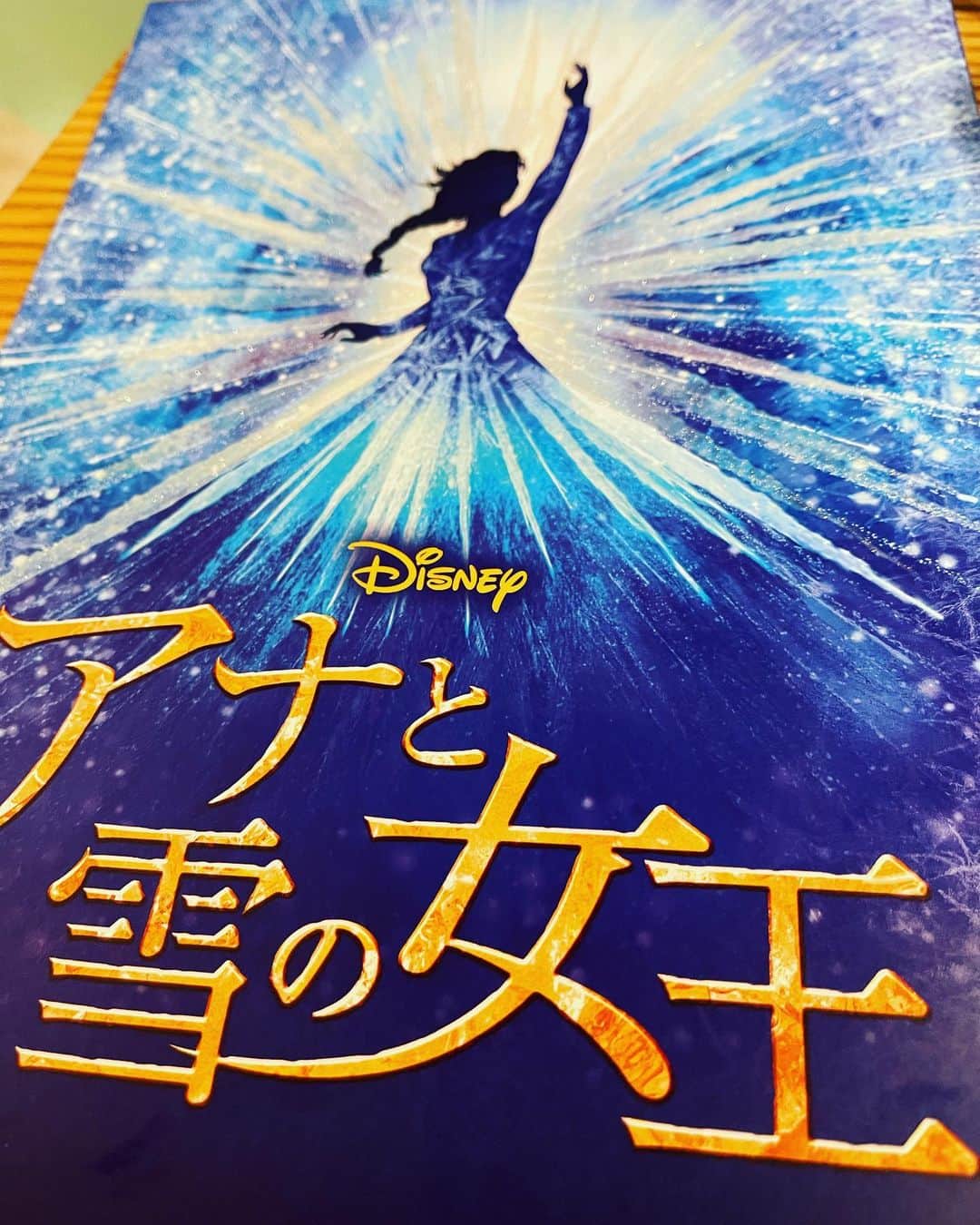 堀内敬子さんのインスタグラム写真 - (堀内敬子Instagram)「アナと雪の女王！  劇団四季ミュージカル、観させていただきましたっ！  元気をもらえる事間違いなしです。  1幕ラストは、本当に最高でした❤️  6月24日（木）開幕。  是非、チェックしてみてくださいね！  #劇団四季 #アナと雪の女王」6月23日 8時58分 - horiuchi_keiko