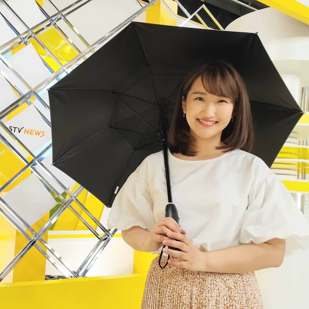 札幌テレビ「どさんこワイド朝」のインスタグラム：「あす24日(木)は、 これからの時期に役立つアレをご紹介します！  ただの傘じゃないんです、 とある機能が搭載されているんですよ！ . . #どさんこワイド朝 #西尾優希  #あすのピックアップ  #傘だけど #傘じゃない  #詳しくはあすの放送で」