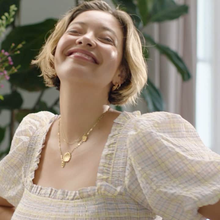 ナオミ・シマダのインスタグラム：「did a lil video about my beauty routine for @netaporter, you can watch it in full in my stories now ✨」
