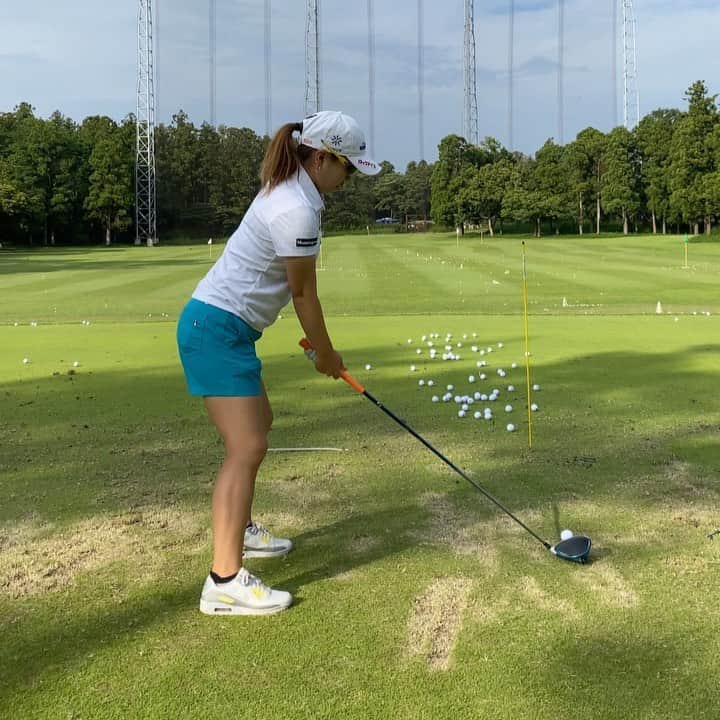 宮里美香のインスタグラム：「*** 今週は、アースモンダミンカップです⛳️ 久しぶりの有観客試合、皆さんの前でプレーするのが楽しみです！明日から頑張ります😉💪  #golf #drivershot #golfswing  #アースモンダミンカップ  #明日から #頑張ります」
