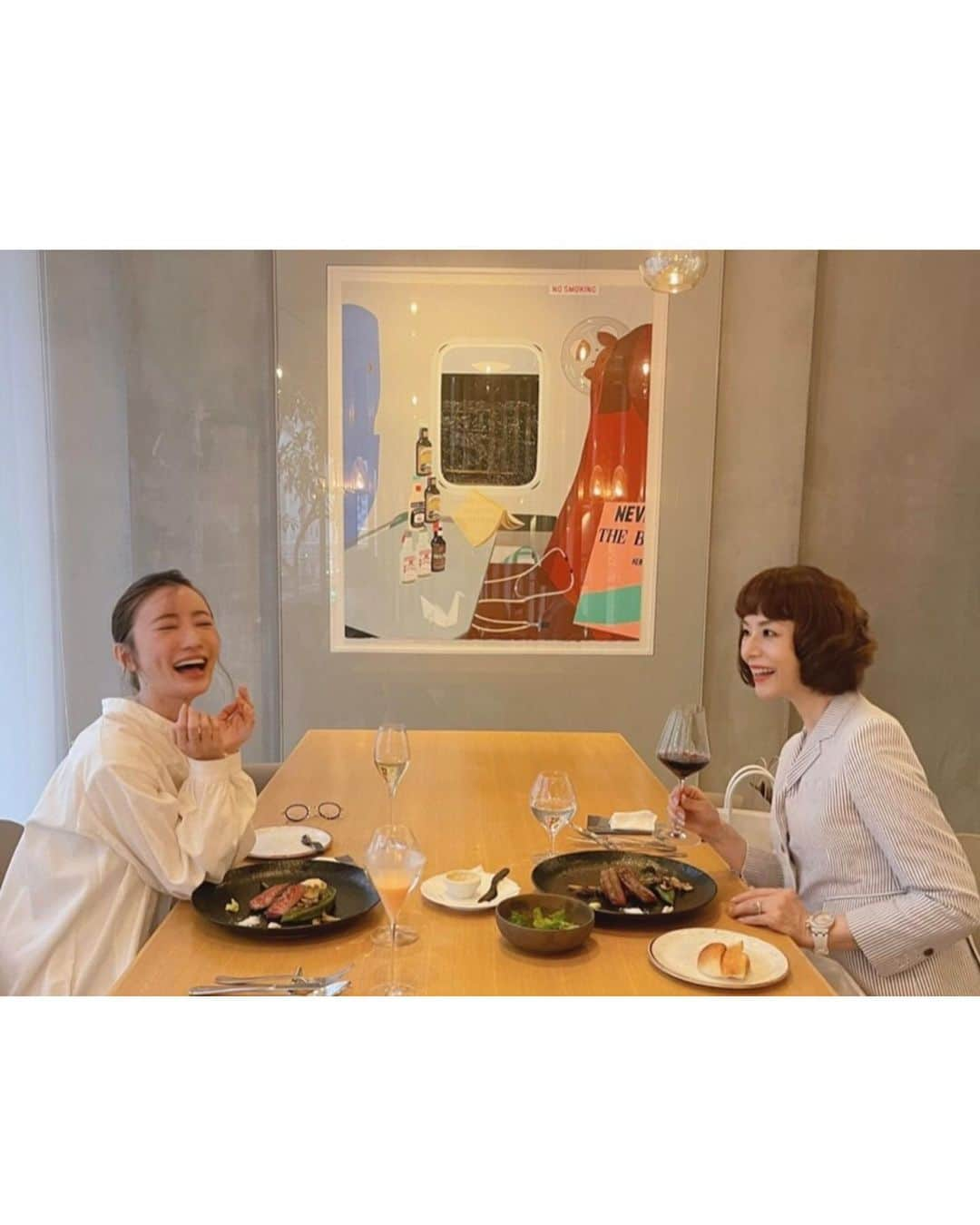 大地真央さんのインスタグラム写真 - (大地真央Instagram)「先日 💖松本まりかちゃん💖と３ヶ月ぶりの再会（╹◡╹） 初めて2人でお食事しました🍽🍾🥂🍷🍮🍨🧀 気分は『最高のオバハン中島ハルコ』のプチ打ち上げ🎉＼(^o^)／ 色々な思い出話で大笑いしながら🤗 あっという間の楽しいひとときでした❣️❣️  #楽しかった　😊😊 #大笑い　😁😁 #美味しかった　😋😋 #スイーツには目がないまりかちゃん😁💖 #デザートは別腹　❤ #最高のオバハン#中島ハルコ #最高のオバハン中島ハルコ #プチ打ち上げ　✨ #松本まりか #大地真央 #MAODAICHI #MIYASHITAPARKNEWLIGHT」6月23日 18時07分 - daichimao_official