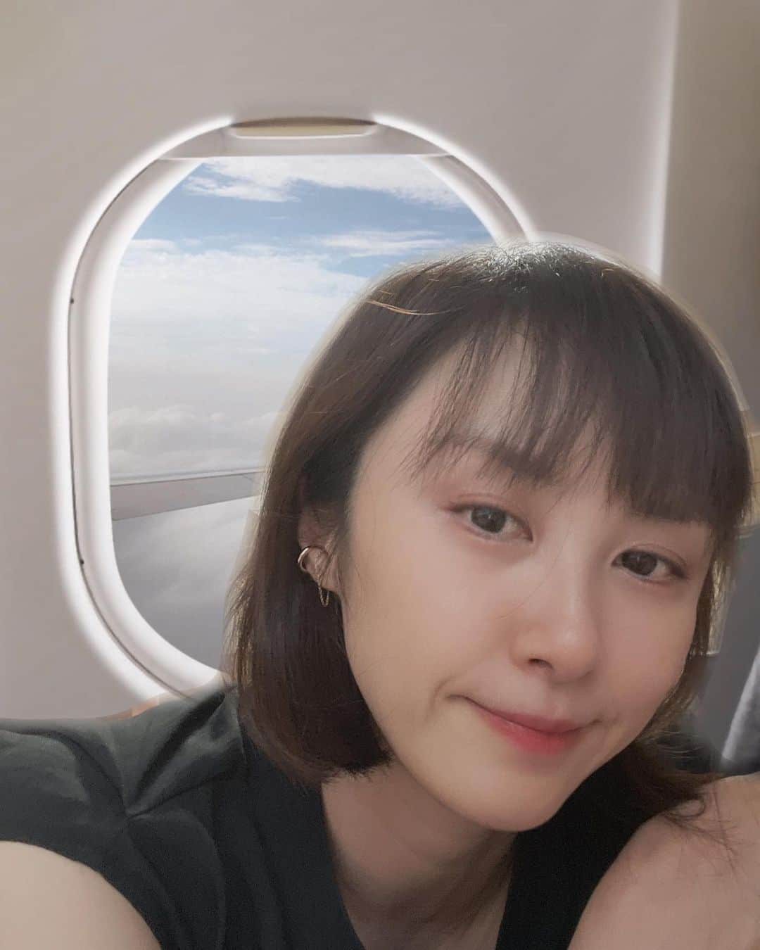 山口もえのインスタグラム：「・  むふふっ♡ アプリで旅行に行った気分味わってる✈️笑  #snow#アプリ #暇つぶしにはもってこいだね😍 #やらなきゃいけないこと #いっぱいあるのにさ #笑」