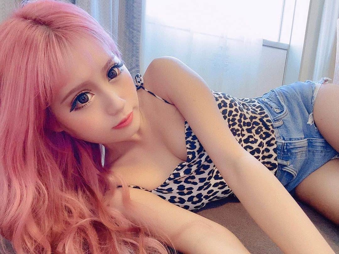 あいめろ姫のインスタグラム：「好き〜？大好き〜？🥺❤️？？  髪の毛💆🏼‍♀️ @archforhair.umeda  @himeka_2481  ありがとうござまちた🙏🏼💕」