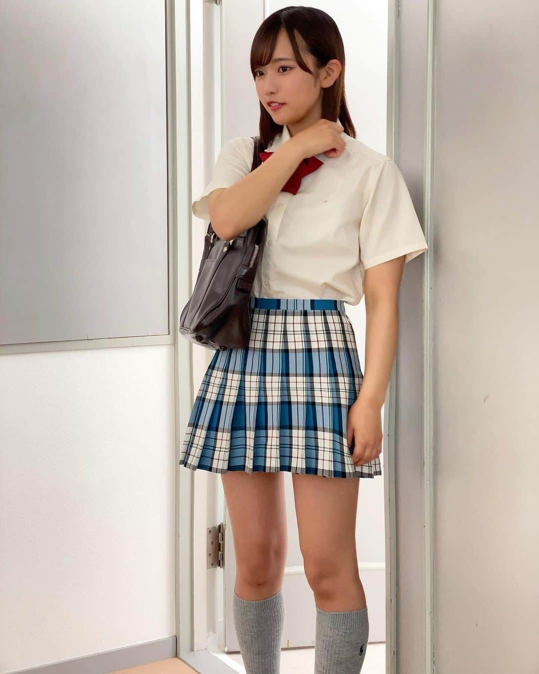 香月杏珠さんのインスタグラム写真 - (香月杏珠Instagram)「🏫🎒🎓📔  ・  根気よく制服着る女👩笑   #グラビア  #グラビアアイドル  #制服  #根気よくまだまだ #着ます #まだいける…  #まだ…  #いける」6月23日 20時27分 - anjyu_neko