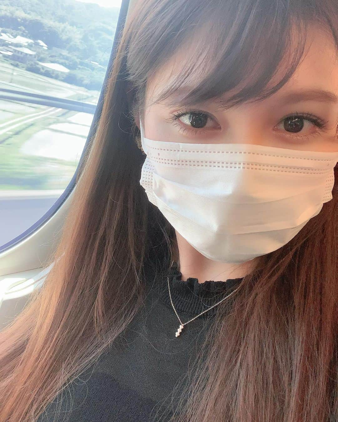 神志那結衣さんのインスタグラム写真 - (神志那結衣Instagram)「初めてプライベート新幹線した日🚅 #新幹線　#おでかけ　#マスク」6月23日 22時06分 - jiina27