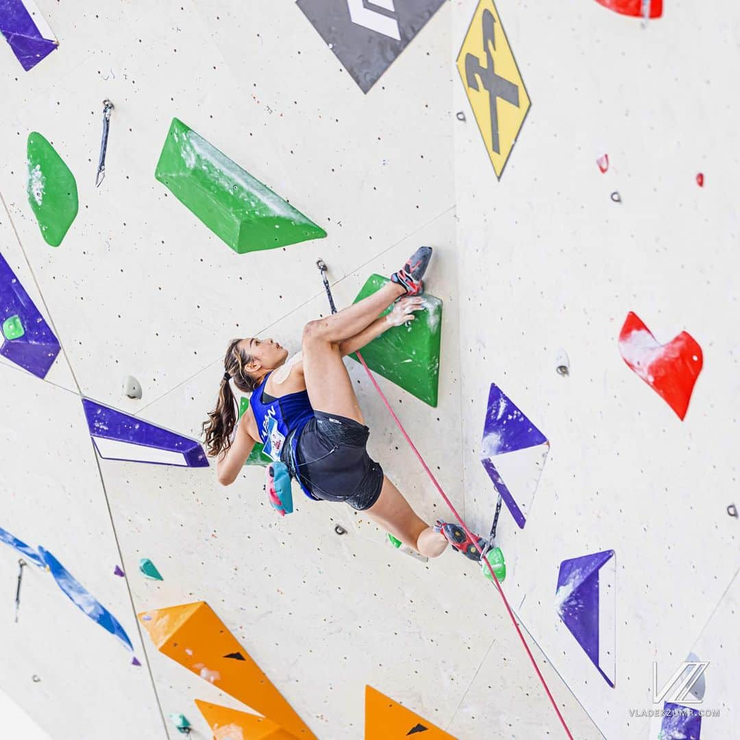 伊藤ふたばさんのインスタグラム写真 - (伊藤ふたばInstagram)「Lead World Cup qualification is over today!🇦🇹 I thout to the Semi final😉👍✨✅  Tomorrow ☞ Bouldering💪✨  pic @vladek_zumr   @au_official @denso_official @thenorthfacejp @lasportivajp @newerajapan @tokyopowder @newhale_japan @thestonesession #jazzysport #岩泉ヨーグルト #climbing #bouldering #leadclimbing #ifsc #ifscwc #innsbruck」6月24日 4時10分 - futaba_ito