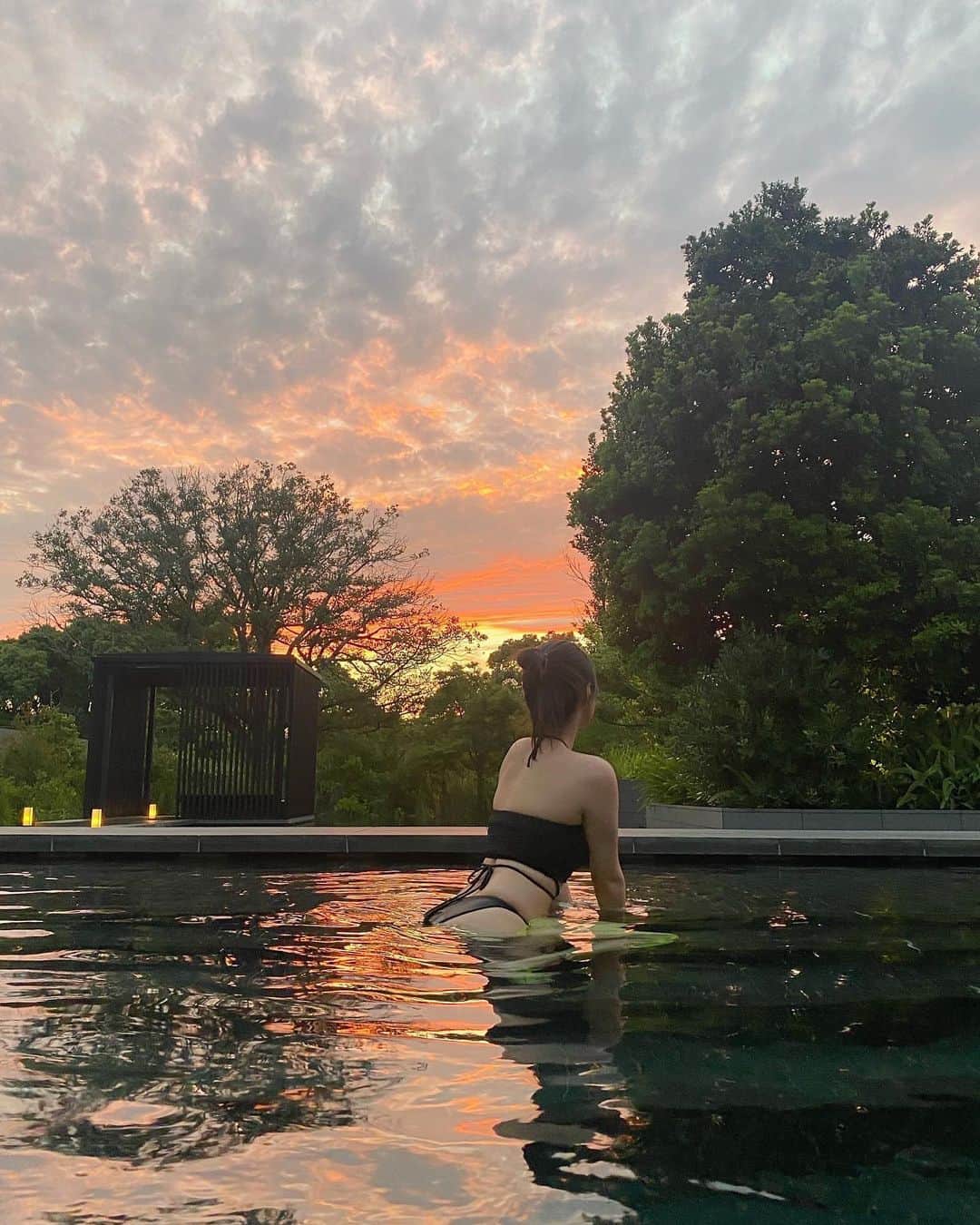 大石絵理のインスタグラム：「👙 @kol.japan @erioishi_kol_snap 🍊🐛🌅👒」