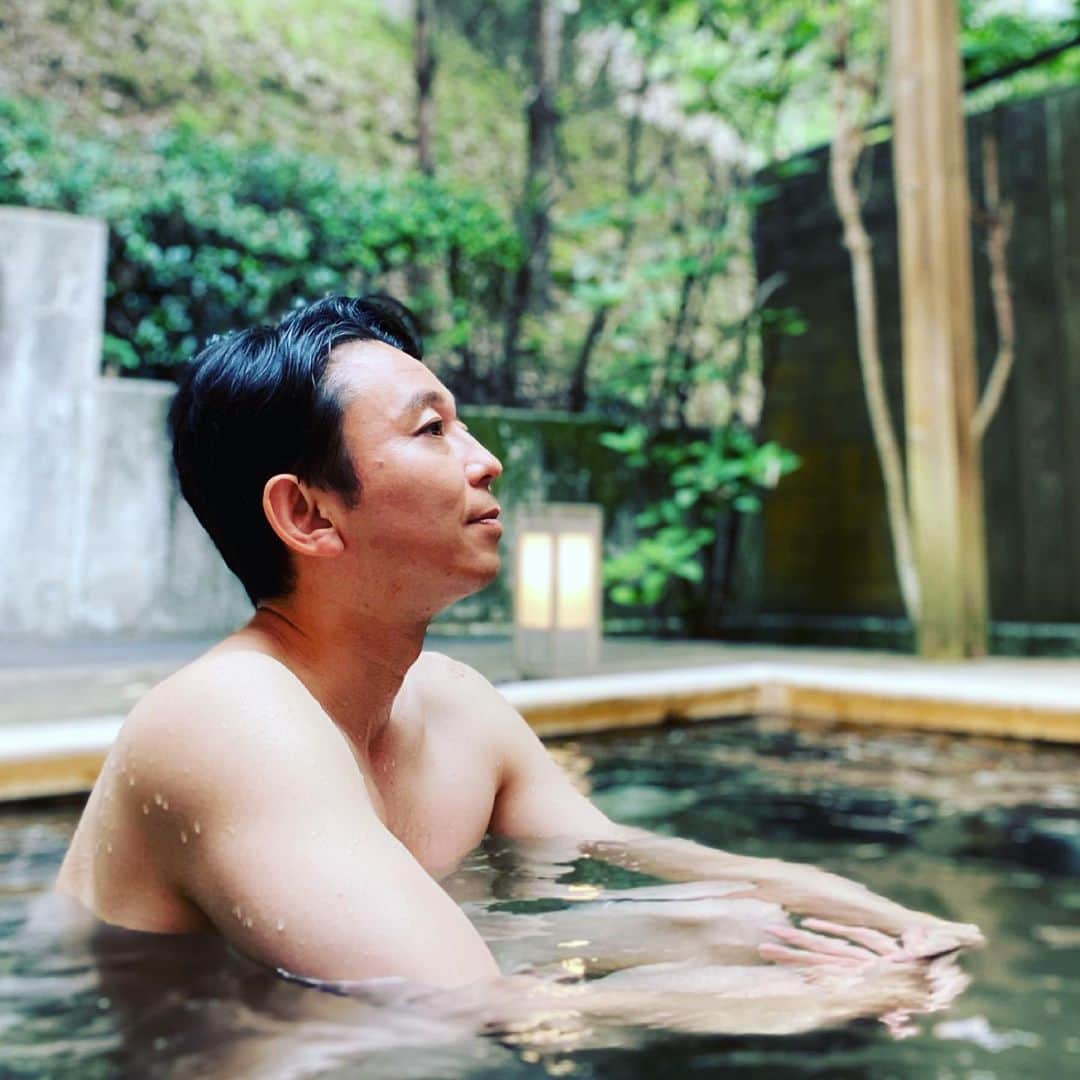 有吉弘行さんのインスタグラム写真 - (有吉弘行Instagram)「待ち時間は温泉ですね。」6月24日 11時30分 - ariyoshihiroiki
