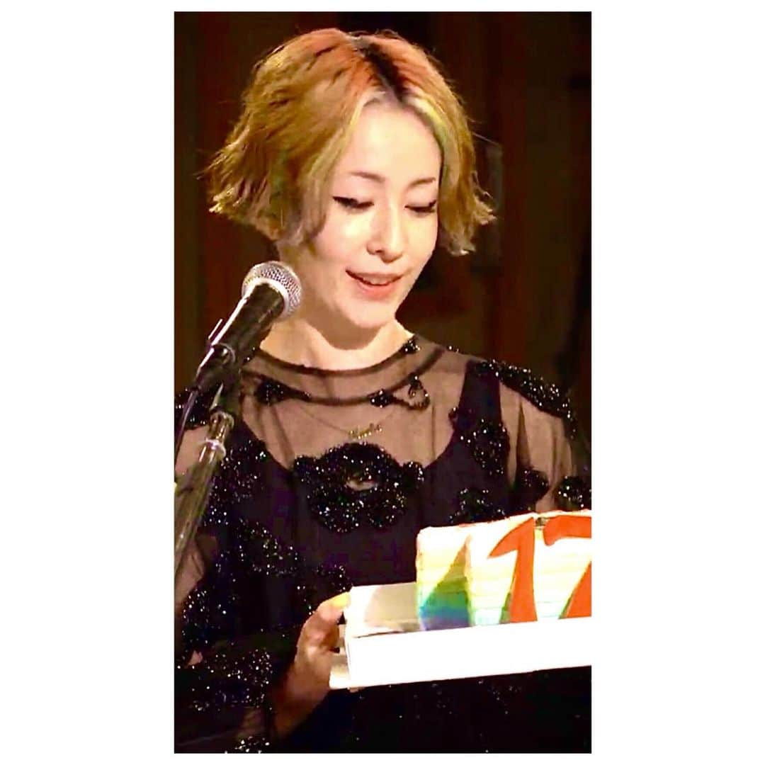 松浦美穂さんのインスタグラム写真 - (松浦美穂Instagram)「木村カエラちゃん、17周年のライブ配信の直前に…color&cut .  hair color by Stehane Dupont. haircut by @twiggy.miho   ステファンがやる気満々にあまりに素敵なcolor ingするから、私もまたのっちゃって「もっと短くしたい❣️」と更にヘアカット。 いつもステファンとこうやって刺激し合って…セッション‼︎ それをenjoyしてくれるカエラちゃんに感謝だな ぁ✨✨  仕上げに使用したのはhair gloss&perfumeの「愛」=「i」 @yumedreaming   #17周年お祝い #ライブ配信 #ヘアカラー #レインボーカラー #ヘアカット #ヘアサロン #twiggytokyo #カラーとカットはミスマッチがちょうど良い」6月24日 13時21分 - twiggy_mihomatsuura