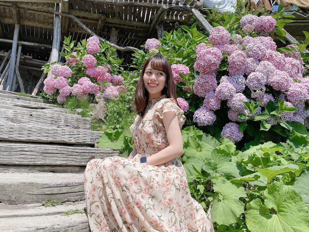 國嶋絢香さんのインスタグラム写真 - (國嶋絢香Instagram)「♡  紫陽花🐌💜  質問にあったお洋服は、2枚目にタグ付けしました👗✨ 去年のやけど🤫  #滋賀県 #水ヶ浜 #シャーレ水ヶ浜 #琵琶湖 #滋賀県いいとこ #滋賀カフェ #滋賀グルメ #絶景カフェ」6月24日 16時54分 - ayakakunishima