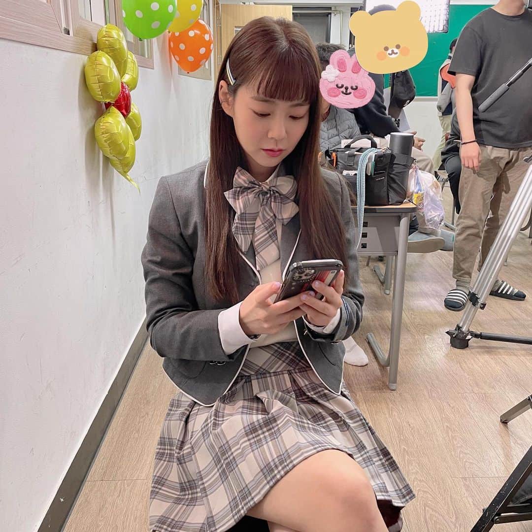 ハン・スンヨンのインスタグラム：「이번주가 마지막이에요 잉잉  덕분에 행복했어 리아 그리고 만리 여사님 #인생덤 #인생덤그녀 #tvnd this week the last episodes on tvnd youtube」