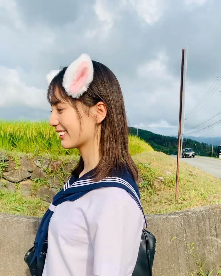 小坂菜緒のインスタグラム：「制服を着た #猫坂さん と一緒に放課後さんぽ🤝💗 動画の最後まで可愛いが詰まっていますので、ぜひ瞬きせずにご覧ください！ #猫坂WEEK 開催中 #小坂菜緒は世界イチかわいい猫 #小坂菜緒1st写真集君は誰？ #小坂菜緒 #日向坂46」