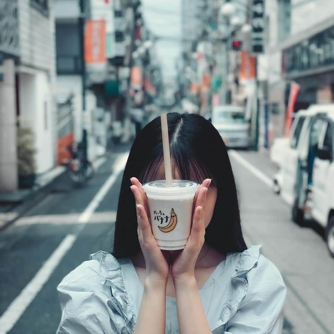 もかさんのインスタグラム写真 - (もかInstagram)「人生初のバナナジュース飲んだよ🍌  美味しかった〜！！ また飲みたいなんっ！✨  ふぉとばいよきさん。」6月24日 21時02分 - moca.2812