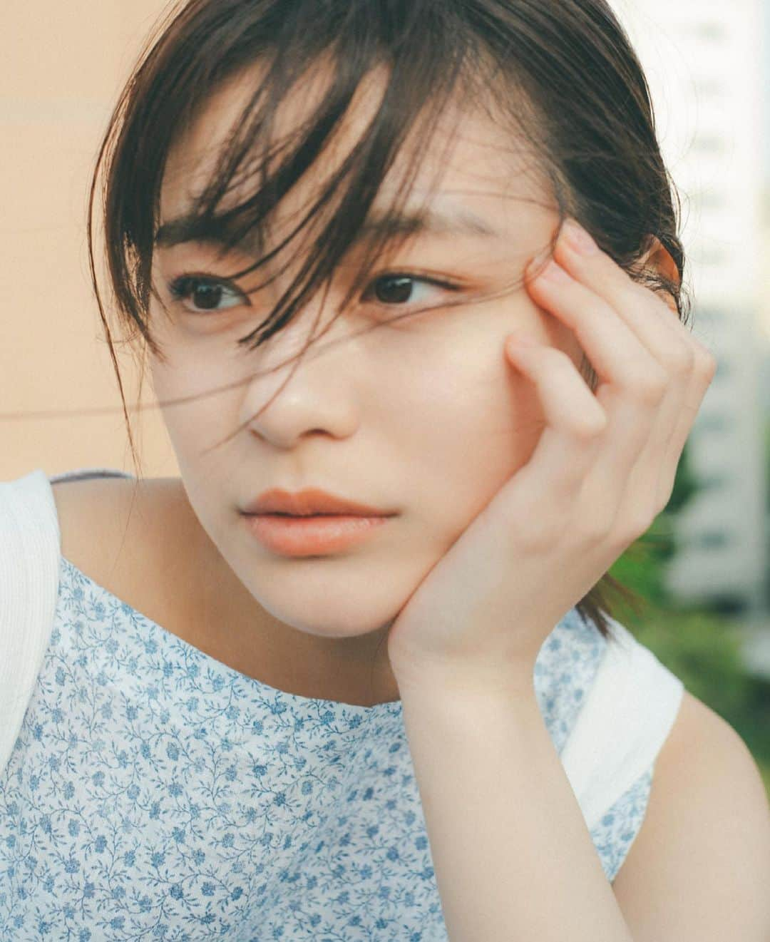 永瀬莉子さんのインスタグラム写真 - (永瀬莉子Instagram)「・ 今の等身大な私。 すってきな写真を、 たっくさん撮っていただきました。 なので今日は第一弾を！🐈‍⬛ どれがお好きですか？」6月24日 21時17分 - rico_nagase_