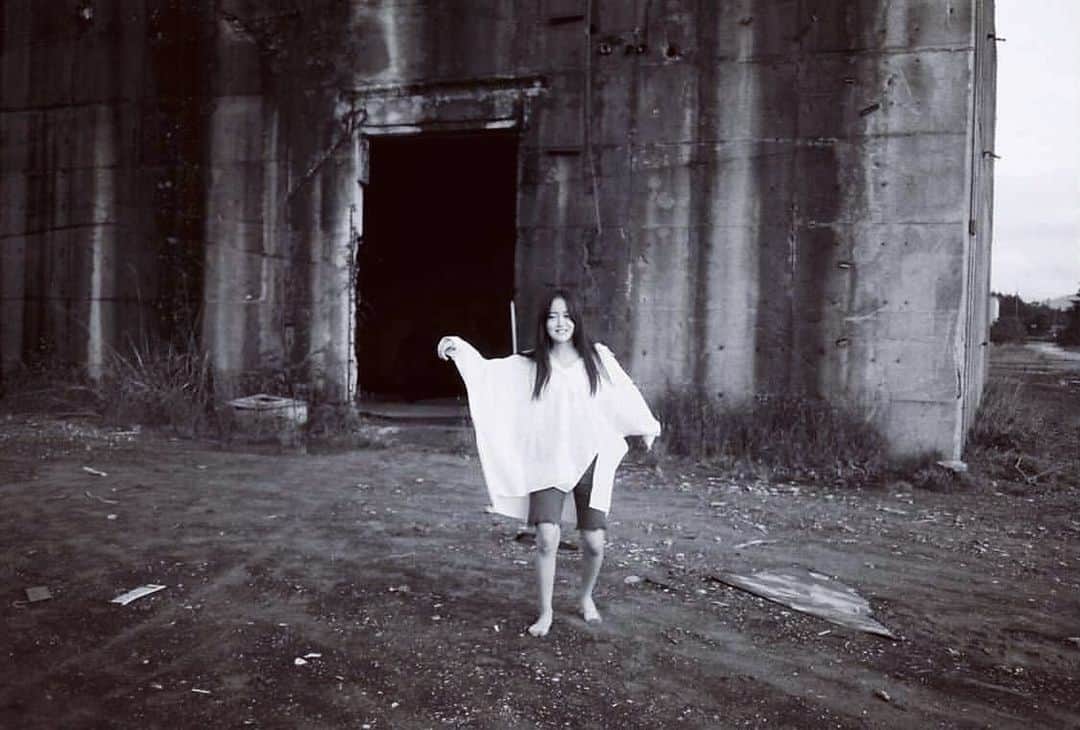 芹奈（長谷川芹奈）のインスタグラム：「ｫﾊﾞｹ? 📷 @takuro.okubo」