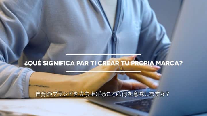 アンナ・オルティス（イニエスタの妻）のインスタグラム：「Me encanta la moda, es una pasión que llevo dentro desde pequeñita y poder diseñar mi propia marca @swaobyannaortiz es un reto ilusionante y maravilloso 😍👚  子どもの頃からファッションが大好きです。 自分のブランド@swaobyannaortiz の立ち上げはとてもワクワクする挑戦です😍👚」