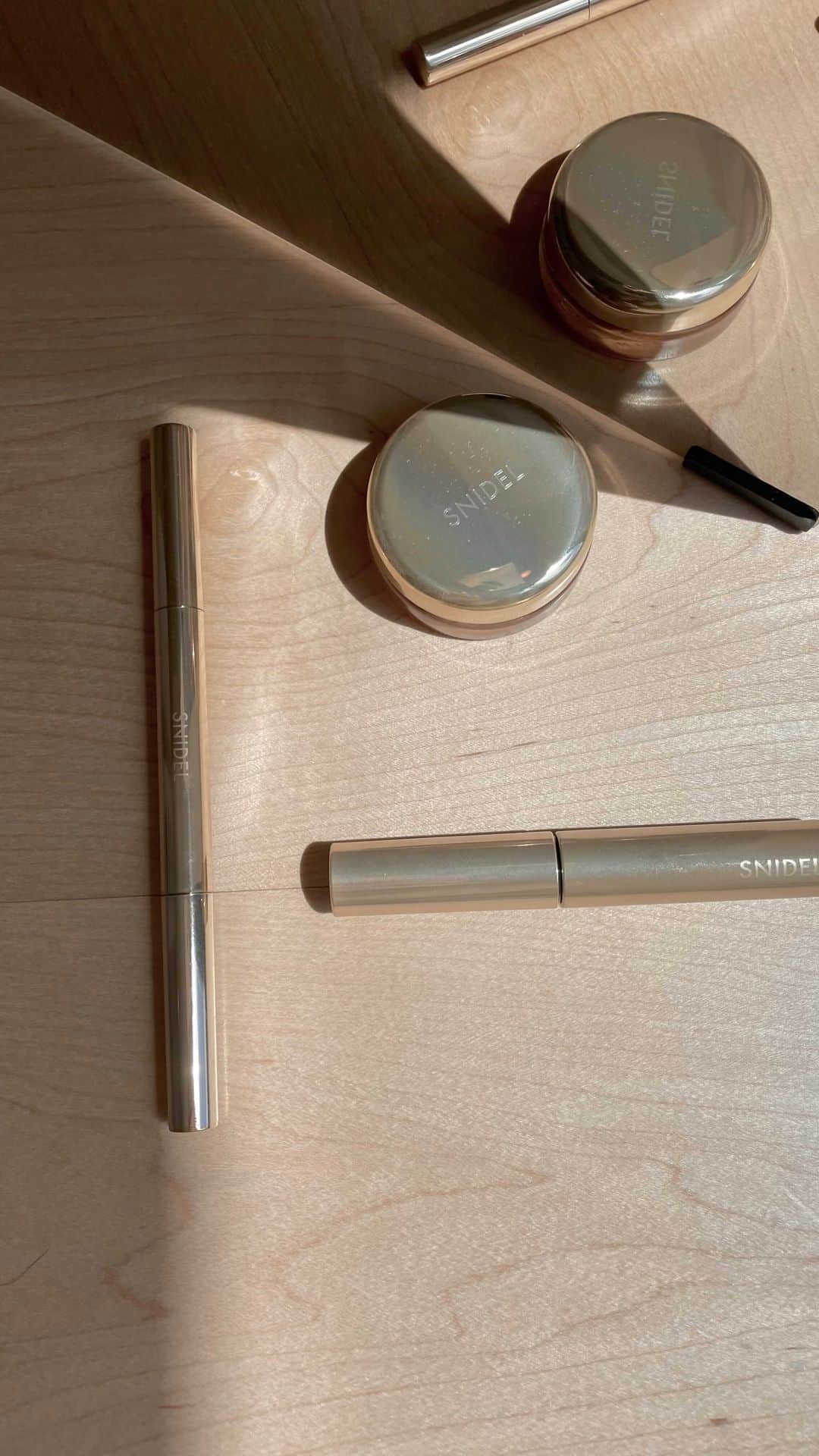三苫愛のインスタグラム：「本日の一色メイク。 @snidelbeauty  一色をつかったメイクです。 #mitomamakeup」