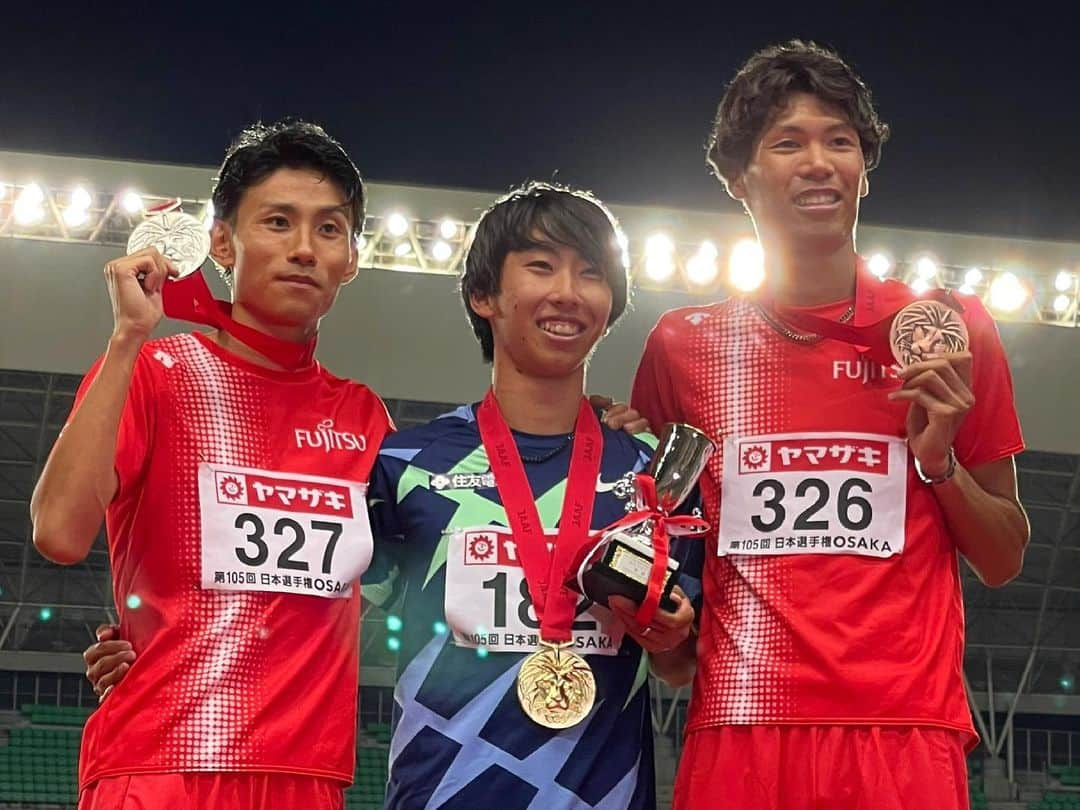 坂東悠汰さんのインスタグラム写真 - (坂東悠汰Instagram)「. 日本選手権5000m3位🥉🦁 13'31"46  欲しかった色のライオンじゃなかったけど、それでも今出せる力は全部発揮しました！悔いはありません。  ポイントもとりあえずは現在のランキング圏内に入れるぐらいは獲得しました。出来ることはやったので、あとは祈りながら待ちたいと思います！  現地やテレビ等で沢山の応援とお祝いのメッセージをいただきありがとうございました！！ まだまだこれからも頑張ります💪 . #日本選手権 #5000m #fujitsu」6月25日 10時10分 - y_bando_