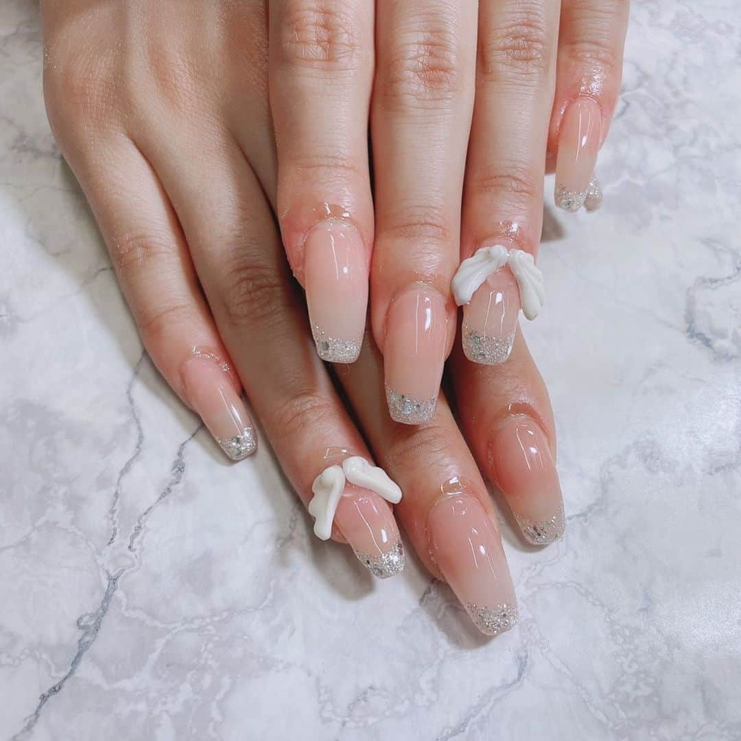 ゆきぽよさんのインスタグラム写真 - (ゆきぽよInstagram)「New nail💅💗  流行りのガラスフレンチ 薬指に翼を授けた👼🏼 可愛い🥺💗💗💗  @kawasaki0033 さんありがと😘」6月25日 22時26分 - poyo_ngy