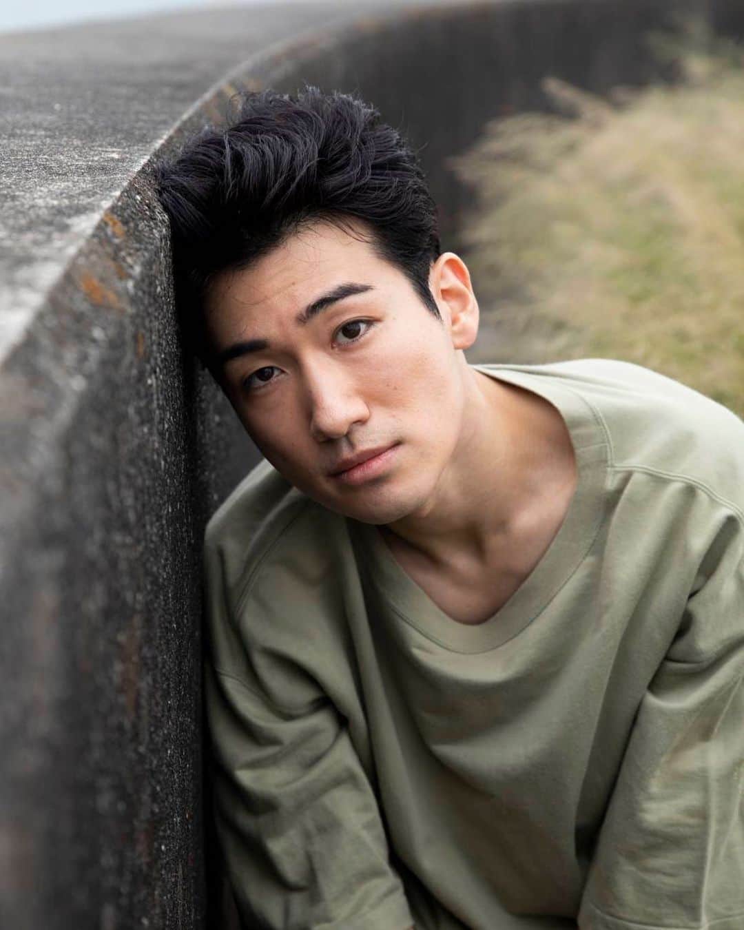 のインスタグラム：「遂に明日から！ マイフレンドジキル大阪公演！ 長かったアタスンとジキルとの旅がこの地で遂に終幕です。 この舞台を通して感じた沢山のことを全て出し切れるように！ 自分という人間をどこまでさらけ出せるのか🔥 やれるぞ！おれーーーー！！🔥」