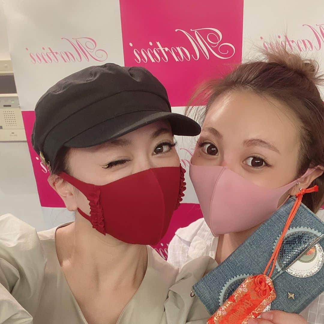 MomoseRyoko さんのインスタグラム写真 - (MomoseRyoko Instagram)「安産お守り有難う💓 出産前に最後のマツエクしに来てくれた💓カオちゃんのクリーム塗ってたらお腹妊娠線も出来なくて、本当最高‼️みんなにオススメしたいっ！ #伊勢神宮 #10minlabo #お守り#マツエク」6月25日 15時39分 - ryokomomose