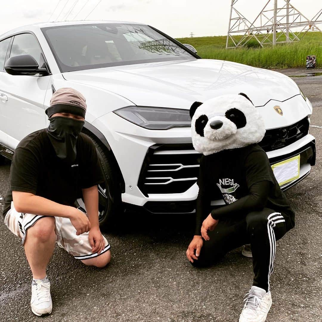 テレスさんのインスタグラム写真 - (テレスInstagram)「パンチラしました。  めっちゃ目つぶってる。  #lamborghiniurus  #lamborghini」6月25日 18時34分 - tls_telles