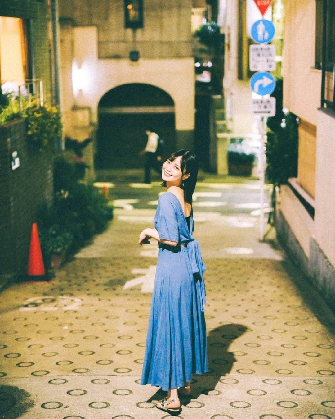 新谷姫加さんのインスタグラム写真 - (新谷姫加Instagram)「夜の散歩が好きです　🌒」6月25日 18時32分 - hime._.gram