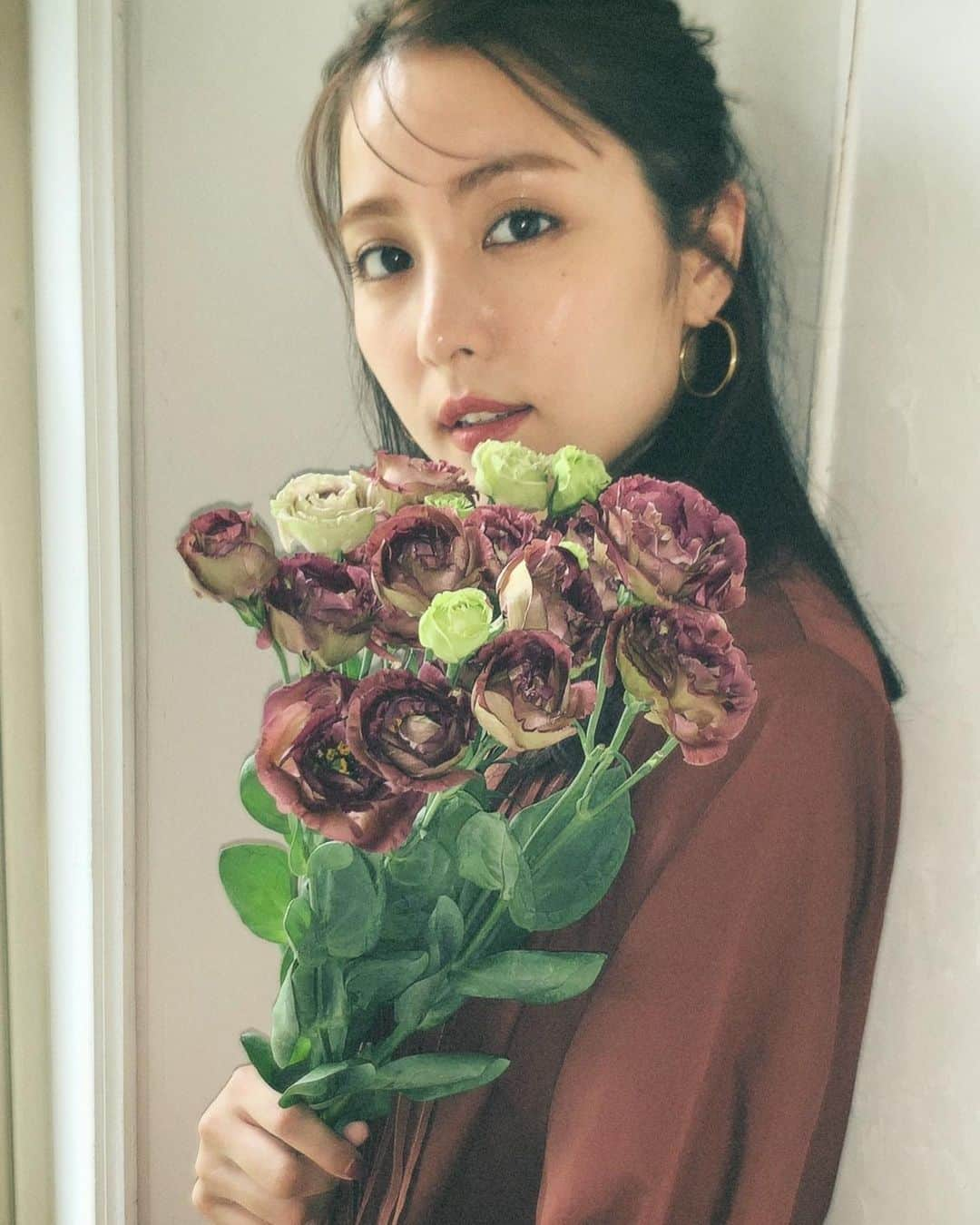 石川恋さんのインスタグラム写真 - (石川恋Instagram)「先日の💐 #LILLIANCARAT #shooting 新ヴィジュアルお楽しみに💜」6月25日 18時36分 - ren_ishikawa