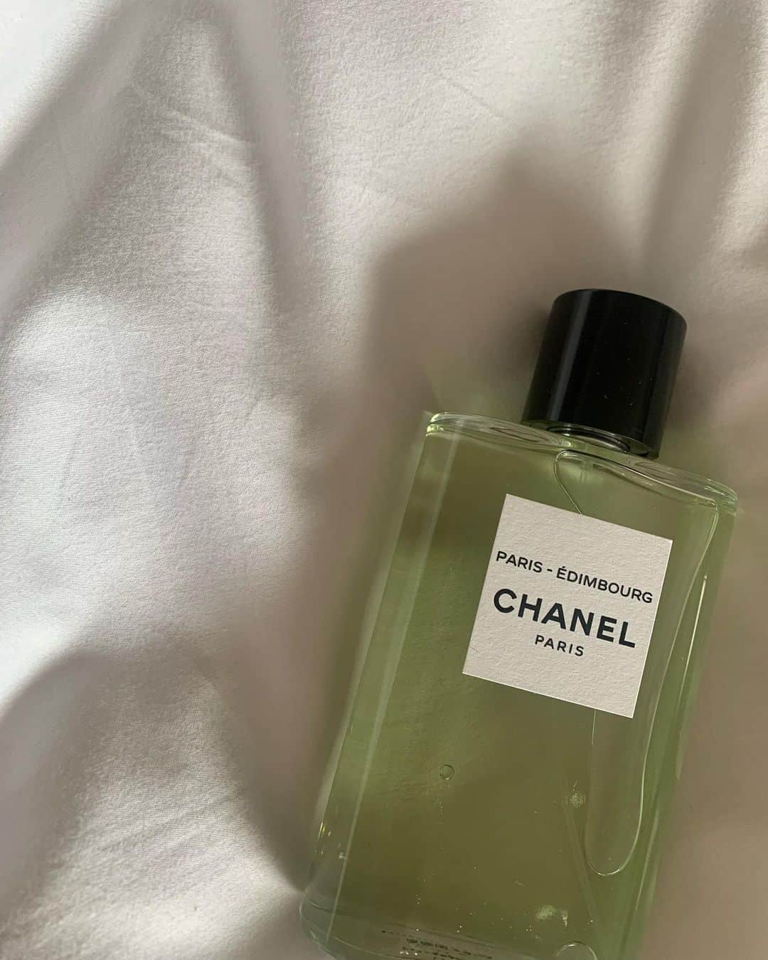 飯島望未のインスタグラム：「PARIS-ÉDIMBOURG @chanel.beauty    #fragrance #フレグランス」