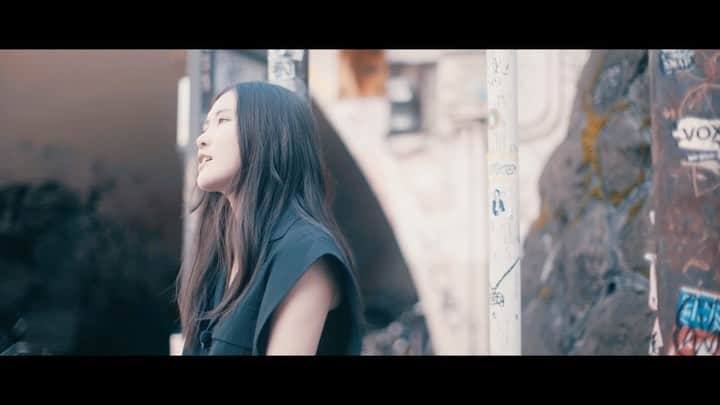 琴音のインスタグラム：「／ 君は生きてますか 〜on the street corner〜 ＼  街角でのアカペラ、ワンテイク1発録り映像、第1弾を公開しました！  https://youtu.be/b-Q5dpX4QUM  現在放送中のフジテレビ系月9ドラマ「ナイト・ドクター」オリジナルナンバー 琴音「君は生きてますか」をワンフレーズずつ順次公開してまいります！！  ぜひご覧ください👀🎧  #琴音 #君は生きてますか #フジテレビ #月9 #ナイトドクター #オリジナルナンバー」