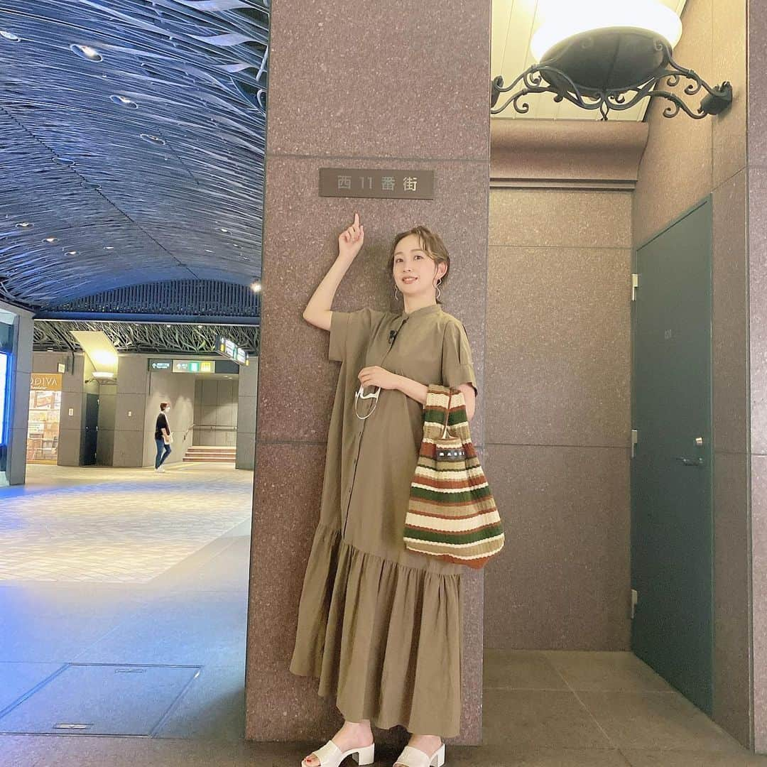 中上真亜子さんのインスタグラム写真 - (中上真亜子Instagram)「お知らせでーす🥰  天神地下街のポータルサイト&アプリの 応援隊長に就任しました🗣🌿🧡🤎💚🤍❤️  行くだけで貯まるマイルがあったり、 登録するだけでプレゼントをもらえたり...  本当にお得で、ニュースもたくさんの情報が載ってるので是非チェックしてみて下さい🤤❣️動画も観てね💚 #地下街のこの番地とか好きなんだ  そしてっこのあと22時からさきちゃんと資生堂さんの生配信があるよ、ストーリーズから飛んでね🕊」6月25日 19時24分 - maako_nakagami