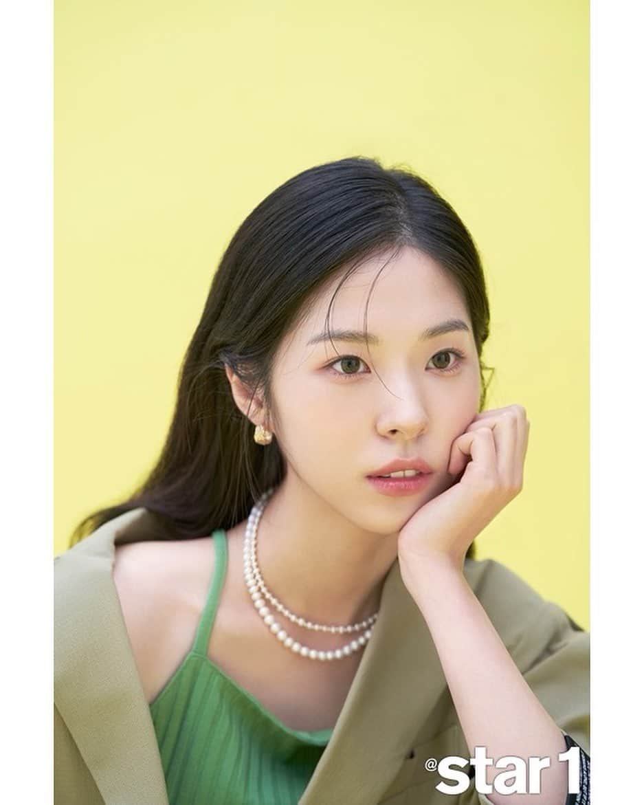 ソ・ウンスのインスタグラム：「@atstar1magazine 🍐🍋💚」