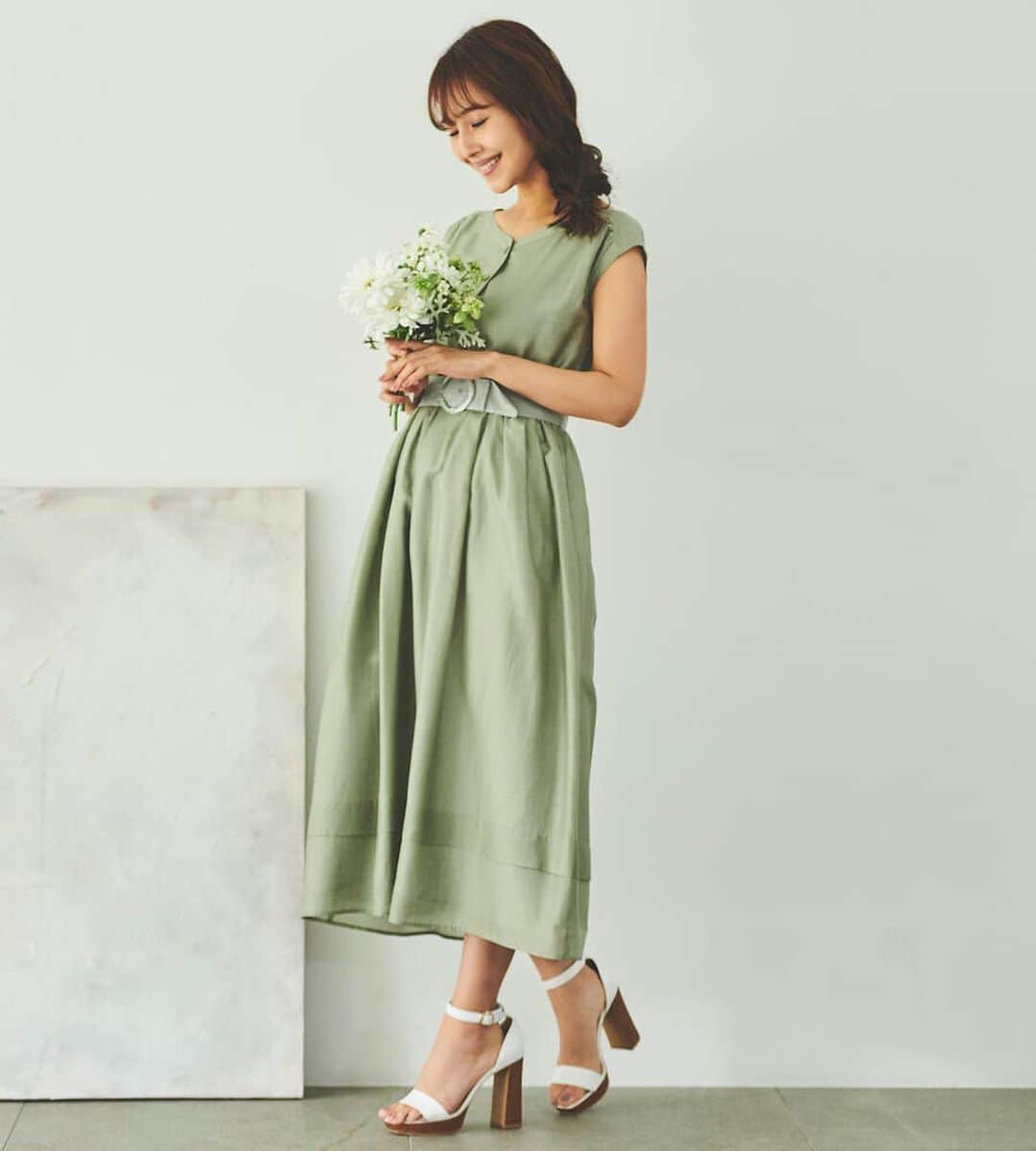 Debut de Fioreのインスタグラム：「6/25(Fri)SUMMER SALEスタート!! ⁡ SALE2Buy・More10%OFFも同時スタート🙌 ⁡ この機会をぜひお見逃しなく✨ ⁡ ※公式オンライストアのSALE会場はストーリーズリンク先よりぜひcheckしてください😉 ⁡ ⁡ pick up sale one-piece✨ ⁡ フレンチギャザーワンピース 20%OFF▶️ ¥17,600 ⁡ ⁡ ⁡ ⁡ ⁡ #レッセパッセ #laissepasse #デビュードフィオレ #debutdefiore  #laissepasseonlinestore #レッセパッセオンラインストア #新作 #ニット #ニットコーデ #ワンピース #ワンピースコーデ #スカート #スカートコーデ #プリント #プリントワンピース #プリントスカート #ブラウス #ブラウスコーデ #お仕事コーデ #お仕事服 #通勤 #通勤 #通勤コーデ #通勤服 #通勤服コーデ #お出かけ #セール #セールアイテム #セールアイテムコーデ #sale #summersale」