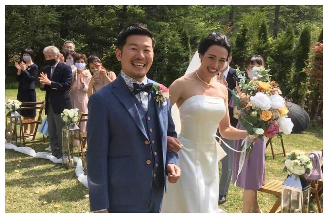 lso_wdさんのインスタグラム写真 - (lso_wdInstagram)「produced by @life_style_order ⁡ Groom's costume... 結婚式のカジュアルな新郎衣装をオーダーメイドでお仕立て致します。 ⁡ ⁡ #新郎衣装 #タキシード #ウェディングスーツ #家族婚 #少人数婚 #2021秋婚 #2021冬婚 #リゾートウェディング #フォトウェディング #プレ花嫁 #新郎 #新郎衣装#オーダータキシード #ウェディングフォト」6月25日 21時13分 - lso_wd