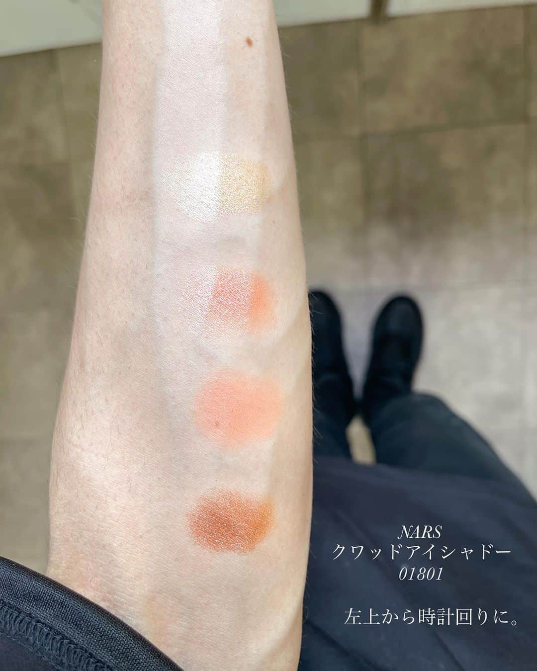 大木光さんのインスタグラム写真 - (大木光Instagram)「本日6/25 発売のNARS クワッドアイシャドー01801  01803  swipe▷▷ 初夏にオススメしたいアイシャドウでもう既に撮影で大活躍中のアイテムです😌 ひと塗りで映える鮮やかで印象に残るカラーが魅力的！ また動画や詳しい使い方なども載せていきます♪ #nars #ナーズ#narsクワッドアイシャドー #メイク#メイク動画#アイシャドウ#アイメイク#」6月25日 21時16分 - hikaru027