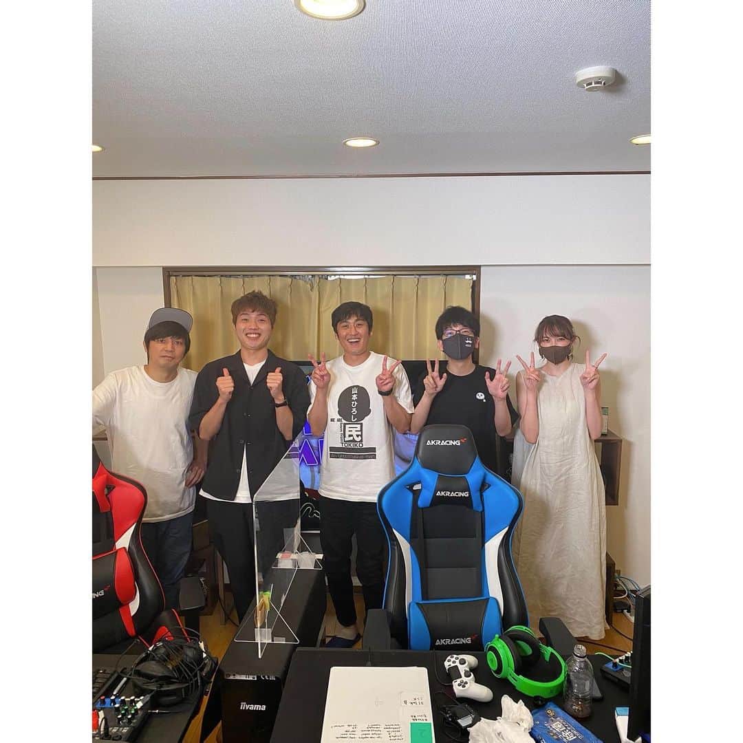 宮田聡子のインスタグラム：「山本ひろしのBattleGames 最終回、すっごく楽しかった‥ 最終回はデドバでおんぶにだっこだったので、次またご一緒できる時までに一人で歩けるくらいになっておきたいと心から思いました。  ゲームもおしゃべりも下手くそなのに、暖かく迎え入れてくださった、ひろしさん、スタッフさん、そして視聴者の皆さんに感謝の気持ちでいっぱいです。  ひろしさんの流石芸能人だなぁ！っていう神プレイが沢山観れたし 森本さんの面白すぎる実況とビリビリリアクションを生で見れたり 幻のトシゾーさんのお姿が見れて緊張しまくって全然左向けなかったり いつもパンツのちくさんの珍しいズボン姿を見れたり、、、  凄く楽しかった‥(´•ω•̥`) ✨✨ ミルダムのアプリ内の[山本ひろしのbattle games]の番組に、アーカイブが残ってるので、ぜひぜひ観てください！！！  28日のぺろんちょCUPに向けてまだまだ頑張るぞー‼︎‼︎‼︎٩꒰⍢ ꒱۶⁼³₌₃」