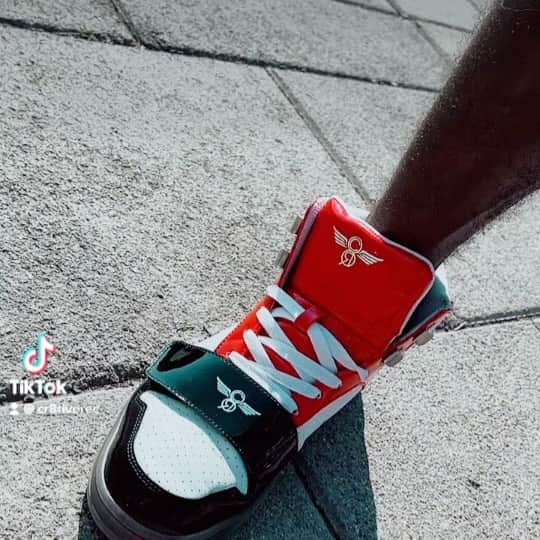 クリエイティブリクリエーションのインスタグラム：「1..2..3..4..5.. Weekend has finally arrived. #mambono5 #cesario #weekendvibes  #theweekend #inmyownshoes #tiktokdance #creativerecreation #followusontiktok」