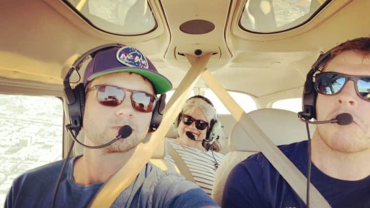 パトリック・J・アダムスのインスタグラム：「I’ve watched my Mom grip the arm rests of commercial planes in terror her whole life but today she let me take her up in a single engine. That’s love.」