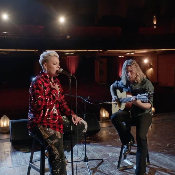 P!nk（ピンク）のインスタグラム：「There’s nothing better than performing just me and a guitar. That’s how I grew up singing! The acoustic version of “All I Know So Far” is out now on @amazonmusic for #AmazonOriginals. Check out the link in my bio to listen ✨」