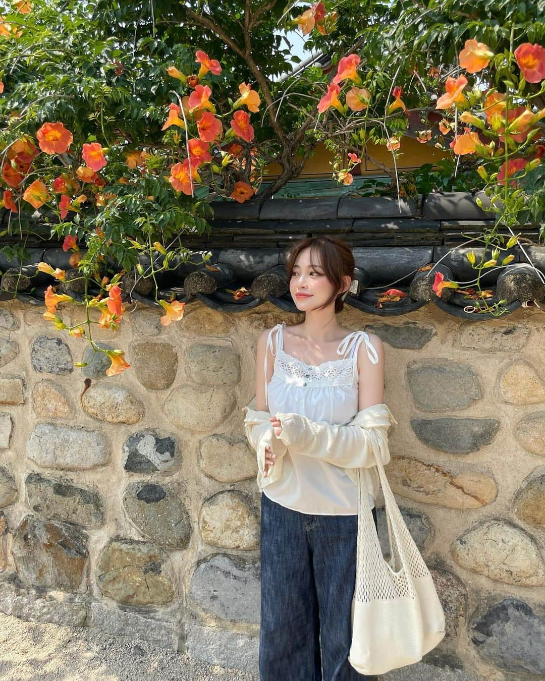 ウィ・ソンヒさんのインスタグラム写真 - (ウィ・ソンヒInstagram)「능소화 🧡🌿」6月26日 17時15分 - _seong_hee