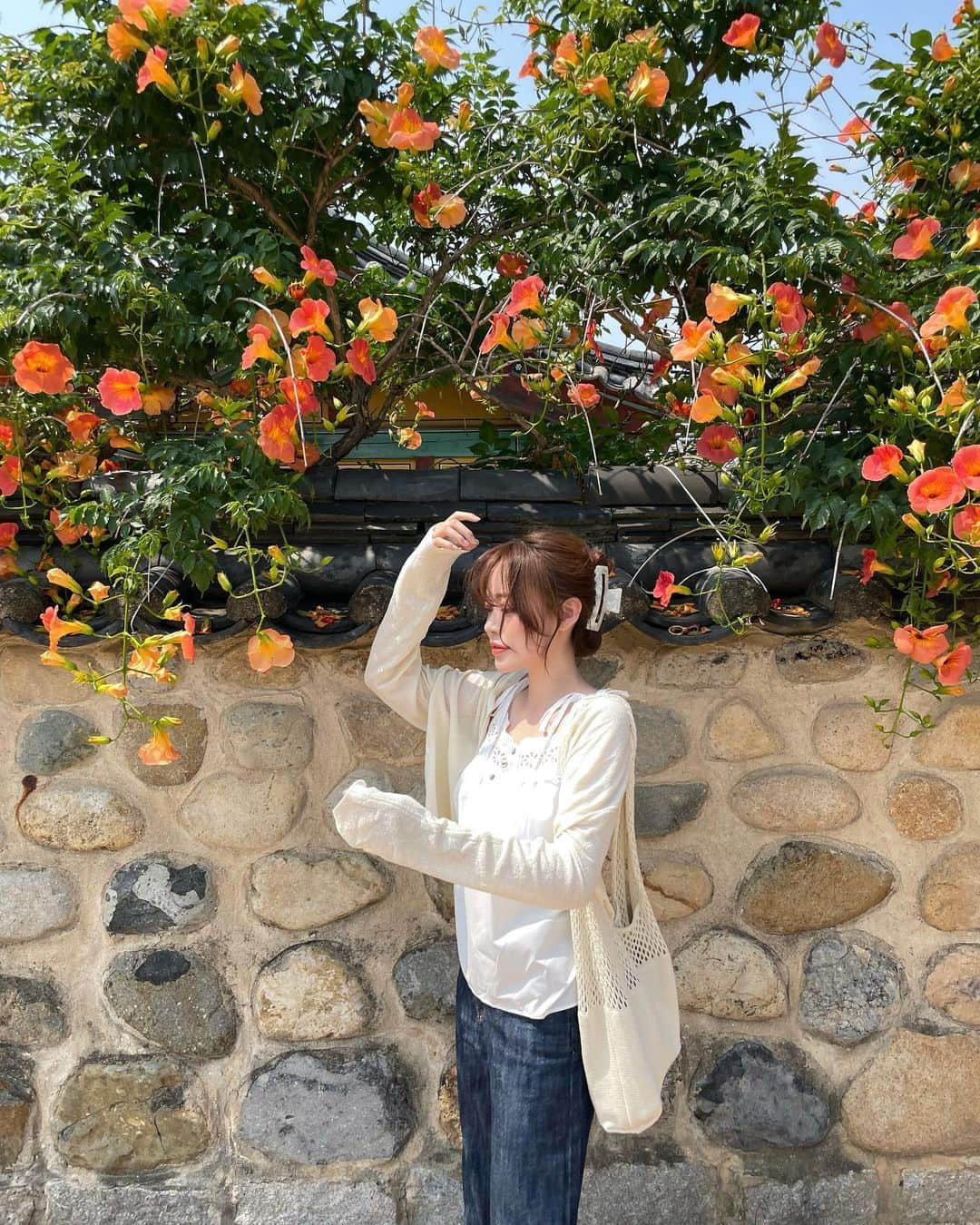 ウィ・ソンヒさんのインスタグラム写真 - (ウィ・ソンヒInstagram)「능소화 🧡🌿」6月26日 17時15分 - _seong_hee